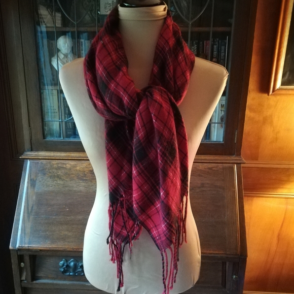 Red & Black Plaid Wool Scarf - Picture 2 of 4